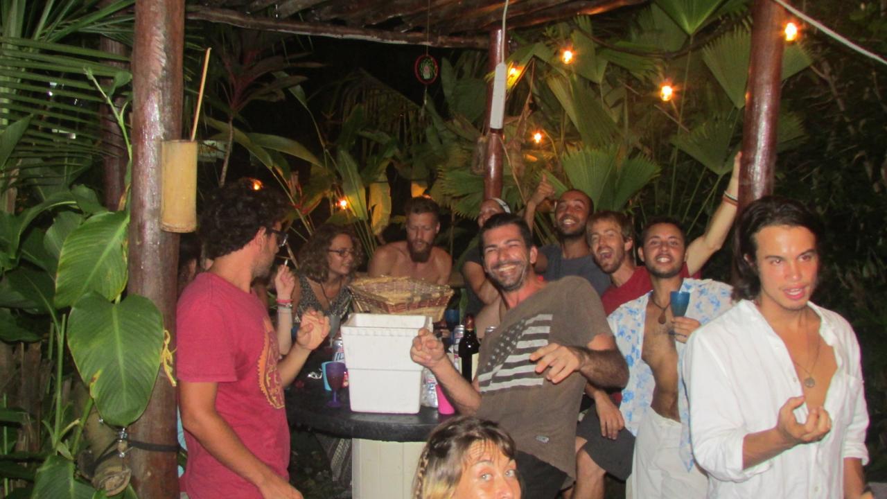 Coconut Hostel Bocas Town Exterior photo