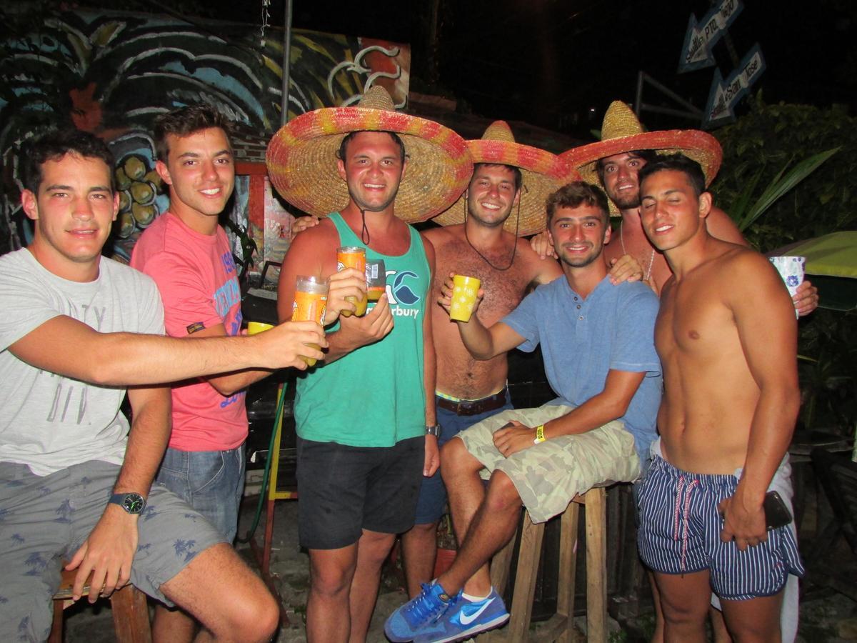 Coconut Hostel Bocas Town Exterior photo